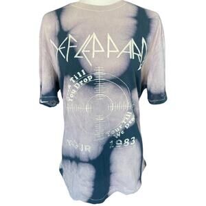 Junk Food Women's Def Leppard 1983 Tour Vintage Tee Tie Dye Size Large T-Shirt
